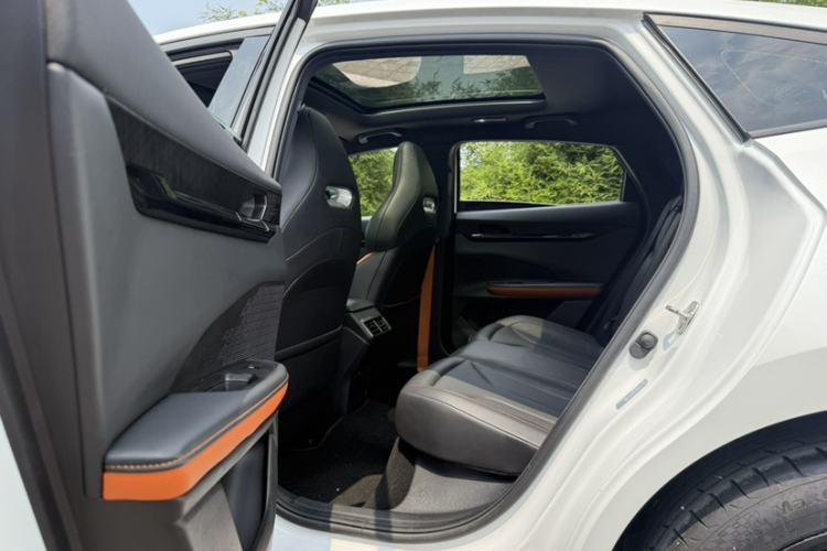 Used CHANGAN UNI-V 2024 1.5T High-Energy Version Interior 3