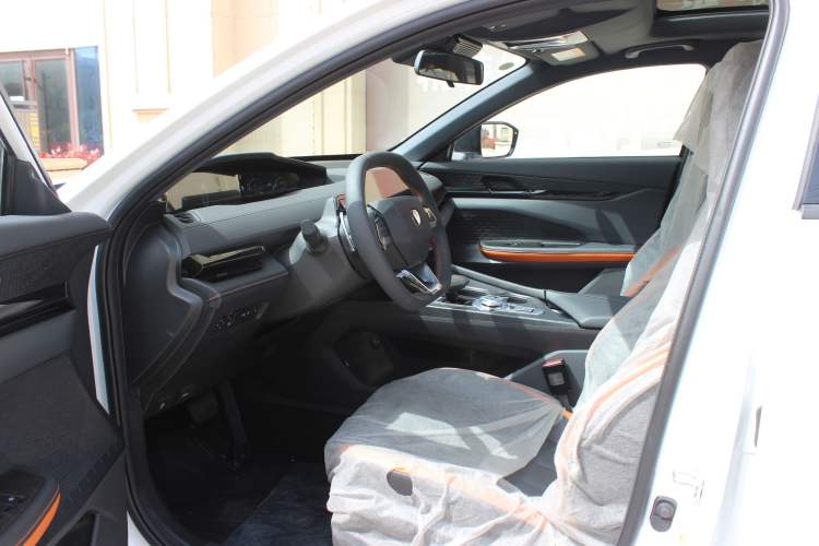 Used CHANGAN UNI-V 2024 1.5T High-Energy Version Interior 3