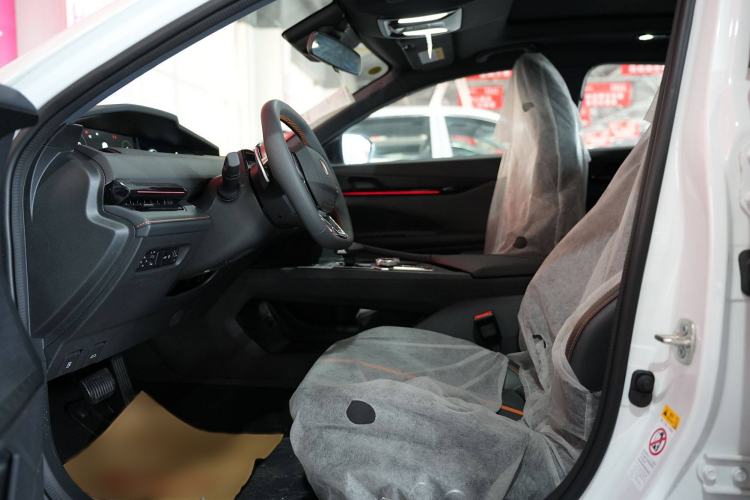 Used CHANGAN UNI-V 2024 1.5T Prestige Edition Interior 4