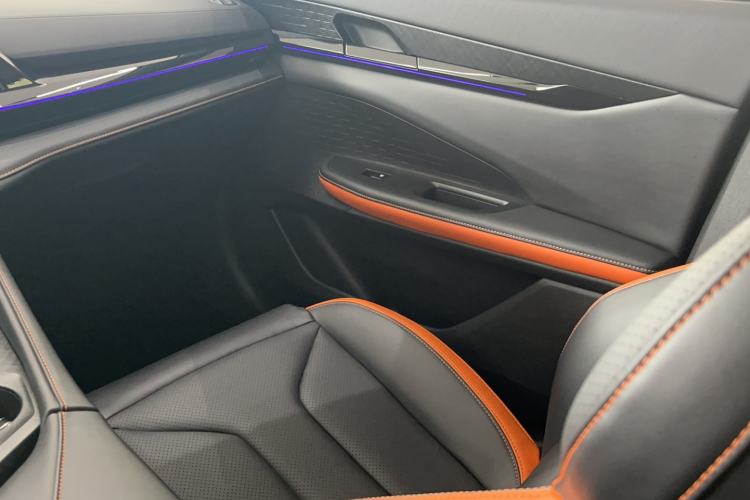 Used CHANGAN UNI-V 2024 1.5T High-Energy Version Interior 4
