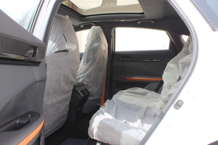 Used CHANGAN UNI-V 2024 1.5T High-Energy Version Interior 4