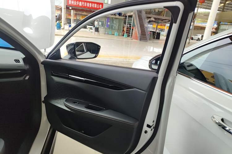 Used CHANGAN UNI-V 2024 1.5T Prestige Edition Interior 5