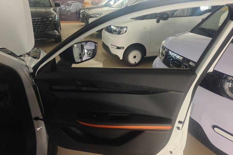 Used CHANGAN UNI-V 2024 1.5T High-Energy Version Interior 5
