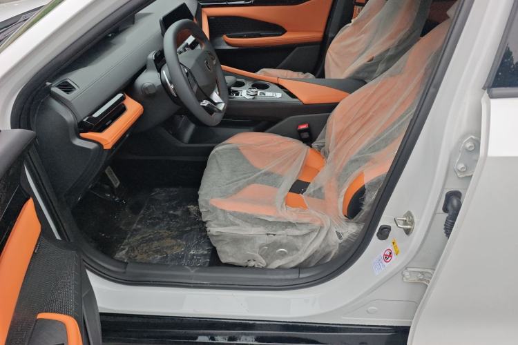 Used CHANGAN UNI-V 2024 2.0T High-Performance Version Interior 5
