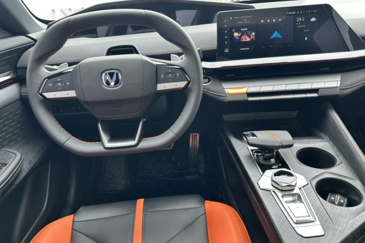Used CHANGAN UNI-V 2024 1.5T Prestige Sport Edition Interior 6