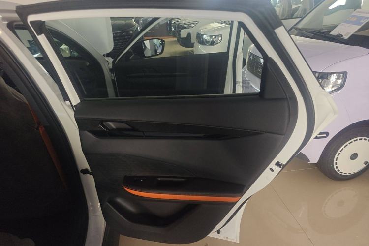 Used CHANGAN UNI-V 2024 1.5T High-Energy Version Interior 6