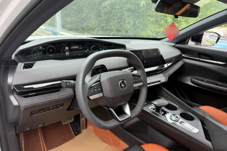 Used CHANGAN UNI-V 2024 1.5T Prestige Sport Edition Interior 8