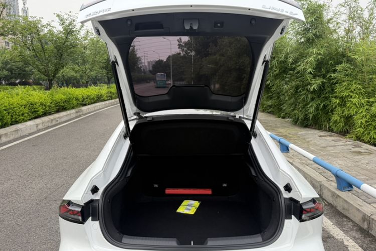 Used CHANGAN UNI-V 2024 1.5T Prestige Sport Edition Interior 9