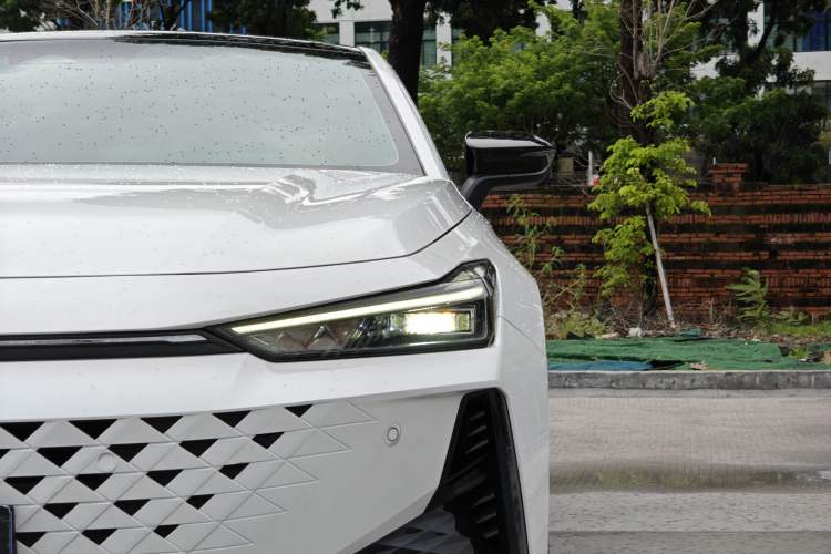 Used CHANGAN UNI-V 2024 1.5T Prestige Edition Left Front Headlight