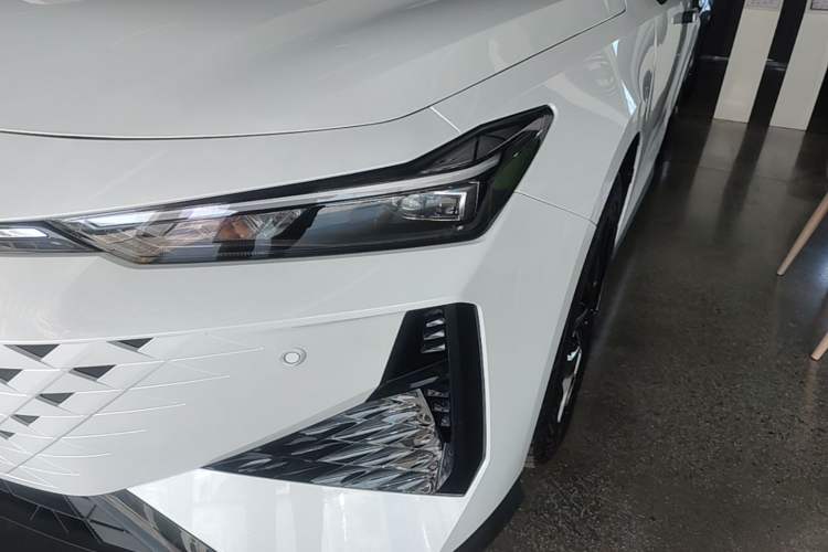 Used CHANGAN UNI-V 2024 1.5T Prestige Edition Left Front Headlight