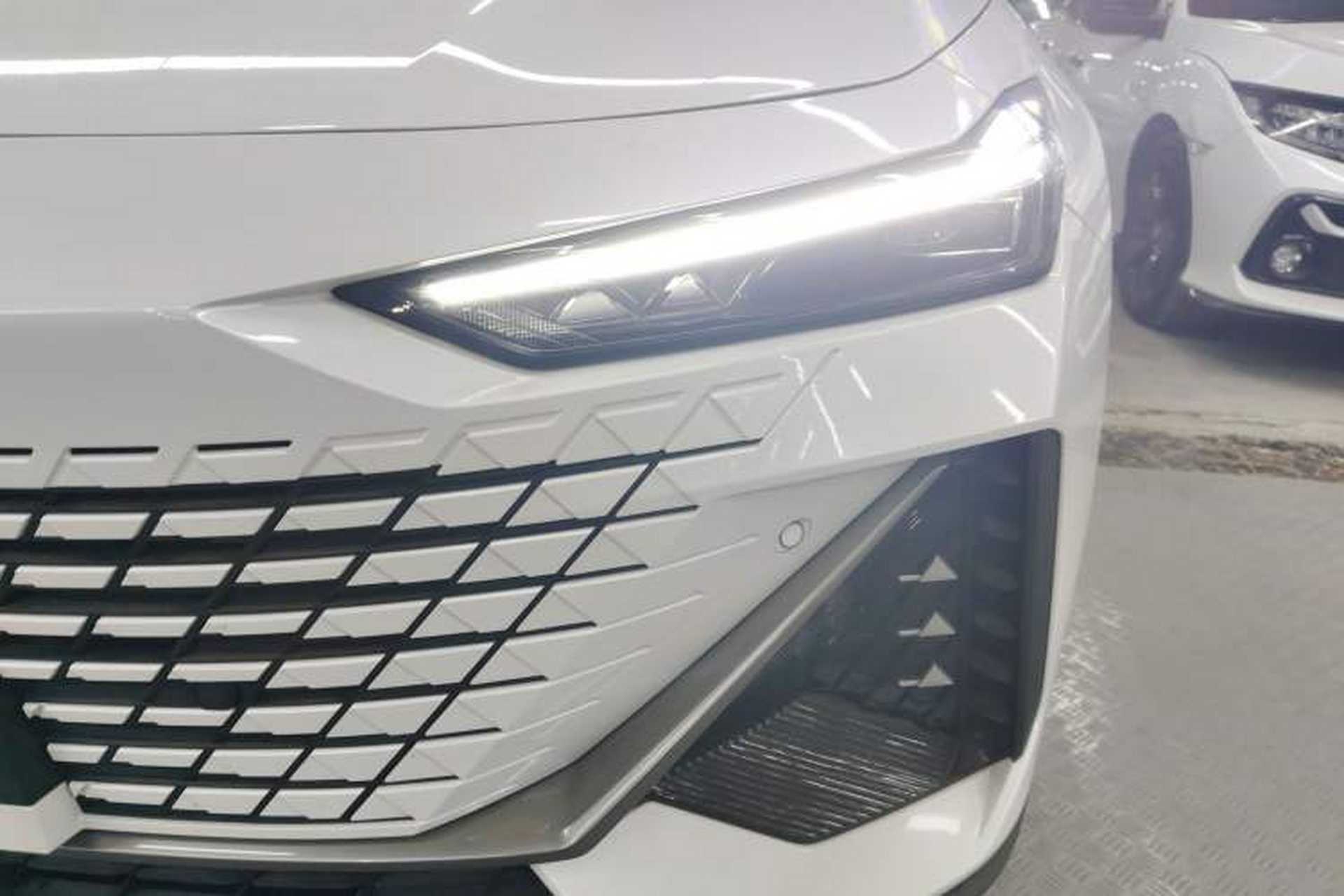 Used CHANGAN UNI-V 2024 1.5T High-Energy Version Left Front Headlight