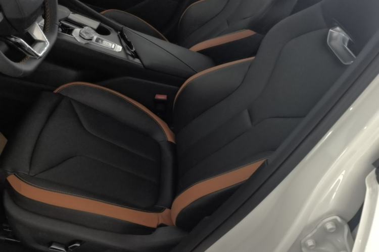 Used CHANGAN UNI-V 2024 1.5T High-Energy Version Left Front Seat