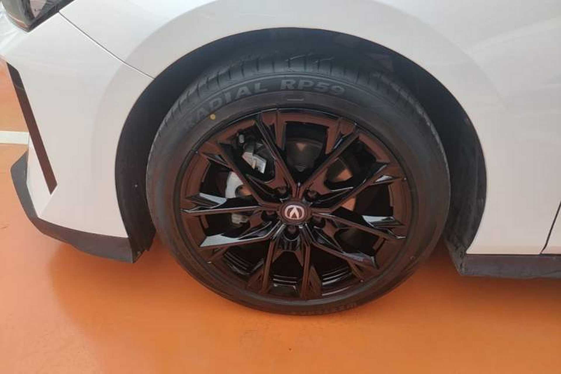 Used CHANGAN UNI-V 2024 1.5T Luxury Edition Left Front Wheel Hub