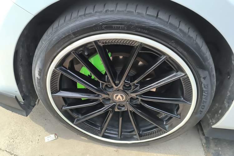 Used CHANGAN UNI-V 2024 1.5T Prestige Sport Edition Left Front Wheel Hub