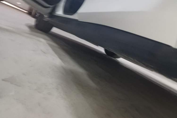 Used CHANGAN UNI-V 2024 1.5T High-Energy Version Left Side Sill