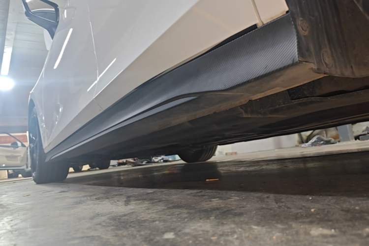 Used CHANGAN UNI-V 2024 1.5T Smart Navigation Version Left Side Sill