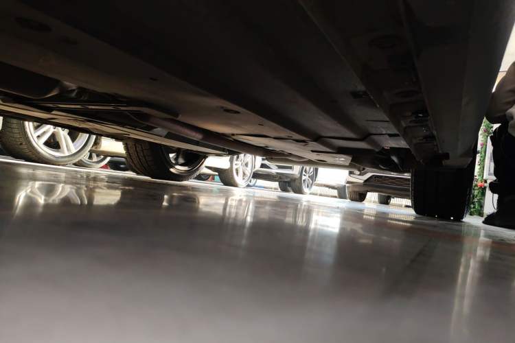 Used CHANGAN UNI-V 2024 1.5T High-Energy Version Left Side Sill