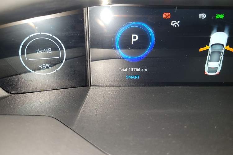 Used CHANGAN UNI-V 2024 1.5T Prestige Sport Edition Odometer Close Up