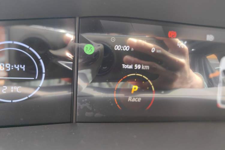 Used CHANGAN UNI-V 2024 1.5T High-Energy Version Odometer Close Up