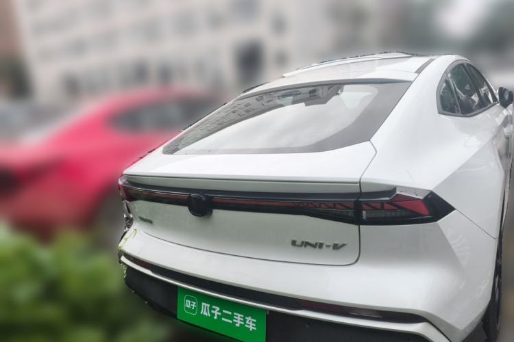 Used CHANGAN UNI-V 2024 1.5T Prestige Edition Rear