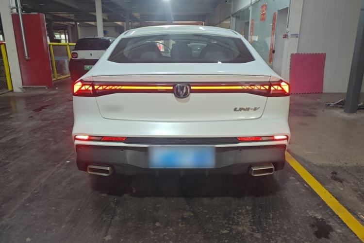 Used CHANGAN UNI-V 2024 1.5T Smart Navigation Version Rear