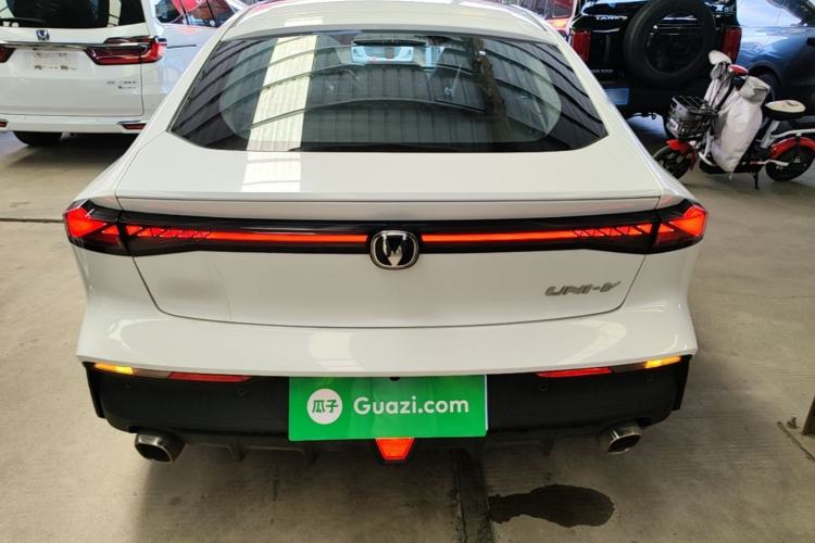 Used CHANGAN UNI-V 2024 1.5T High-Energy Version Rear