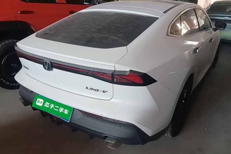 Used CHANGAN UNI-V 2024 1.5T High-Energy Version Rear Right 45 Deg