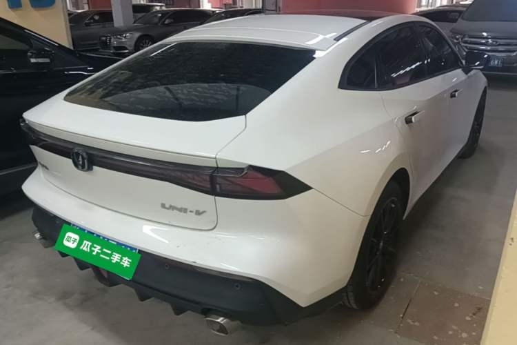 Used CHANGAN UNI-V 2024 1.5T High-Energy Version Rear Right 45 Deg