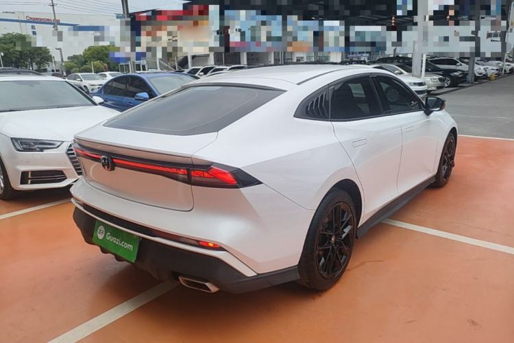 Used CHANGAN UNI-V 2024 1.5T Luxury Edition Rear Right 45 Deg