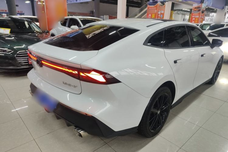 Used CHANGAN UNI-V 2024 1.5T High-Energy Version Rear Right 45 Deg