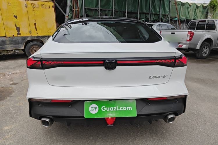 Used CHANGAN UNI-V 2024 1.5T High-Energy Version Rear