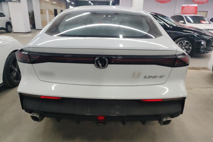 Used CHANGAN UNI-V 2024 1.5T High-Energy Version Rear