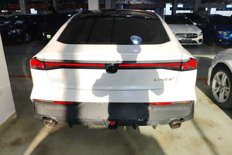 Used CHANGAN UNI-V 2024 1.5T High-Energy Version Rear