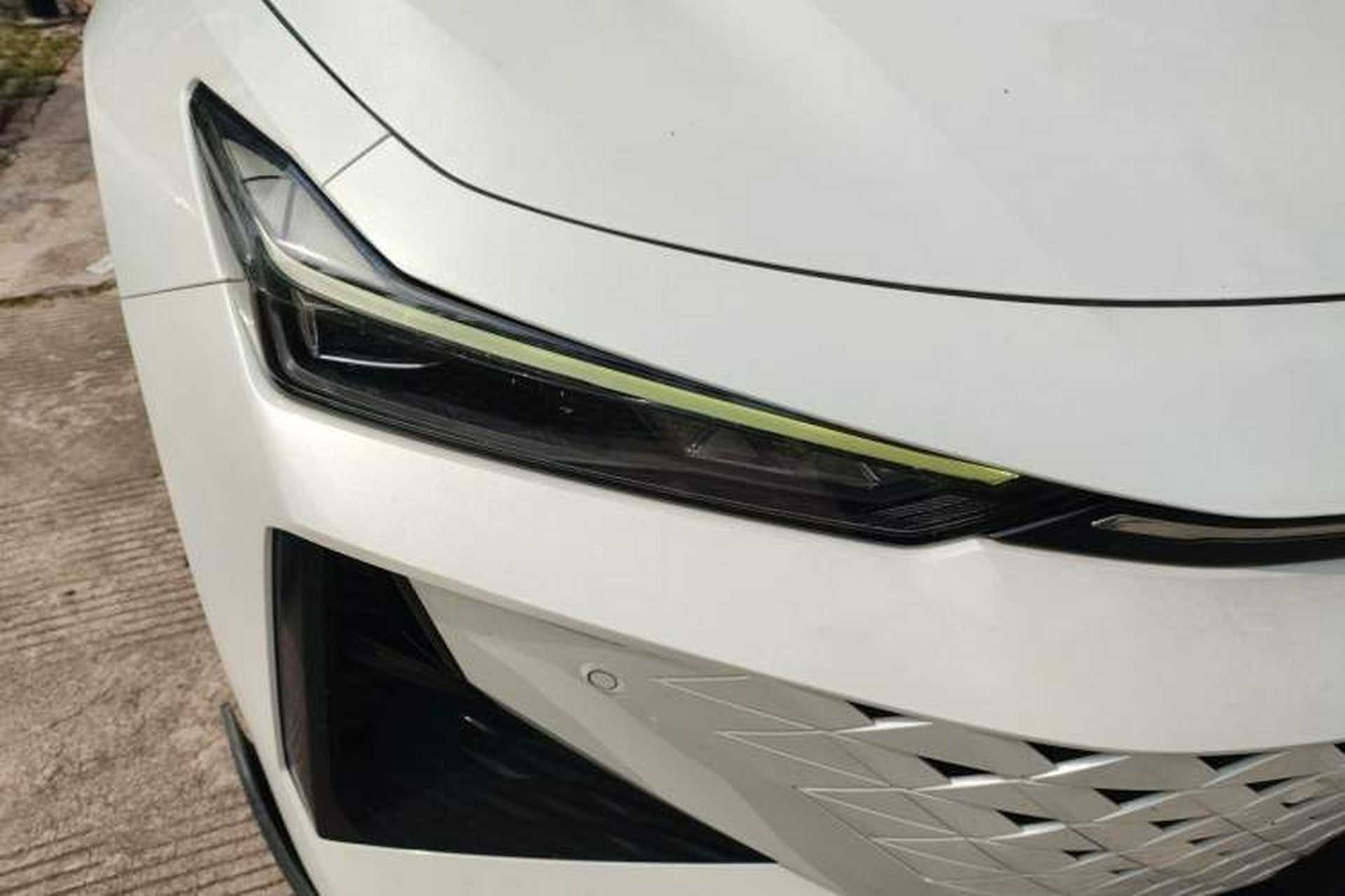 Used CHANGAN UNI-V 2024 1.5T Prestige Sport Edition Right Front Headlight