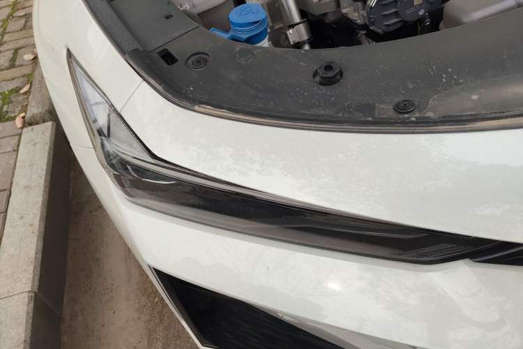 Used CHANGAN UNI-V 2024 1.5T Prestige Edition Right Front Headlight