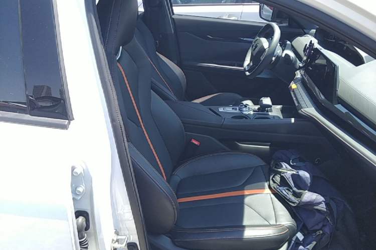 Used CHANGAN UNI-V 2024 1.5T Prestige Edition Right Front Seat