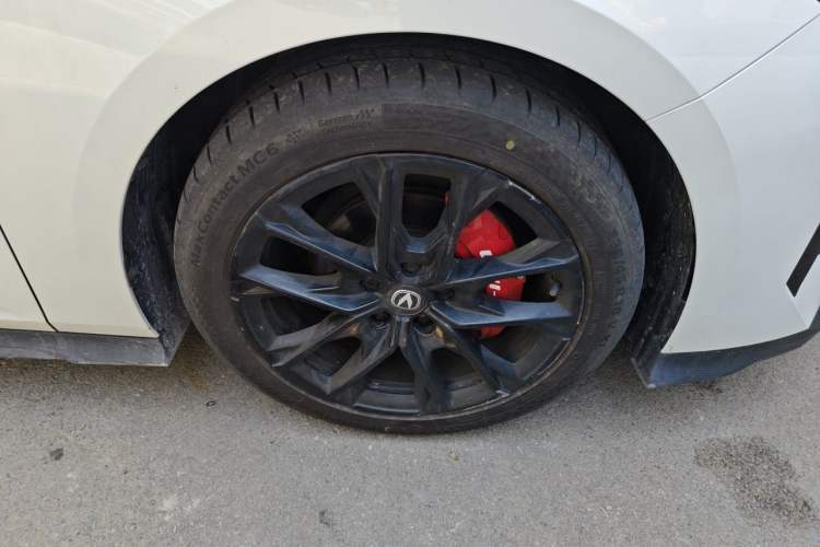 Used CHANGAN UNI-V 2024 1.5T Prestige Edition Right Front Wheel Hub