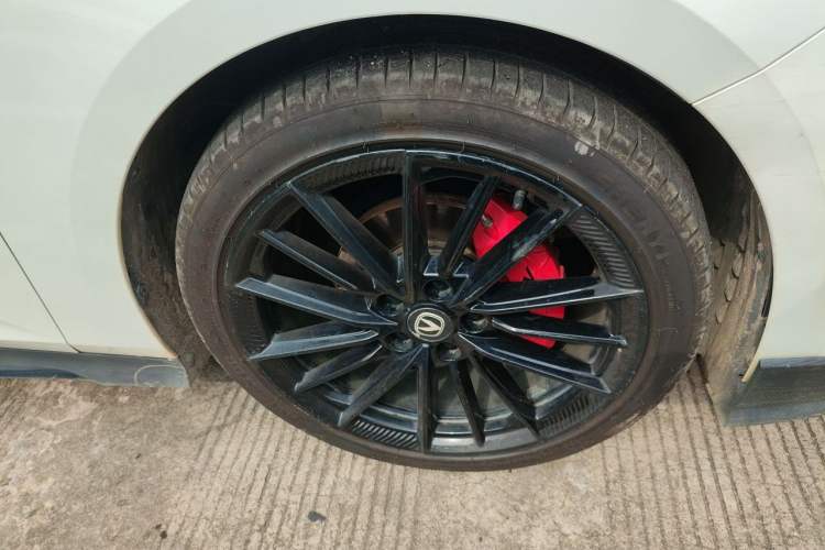 Used CHANGAN UNI-V 2024 1.5T Prestige Sport Edition Right Front Wheel Hub