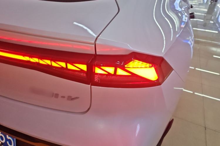 Used CHANGAN UNI-V 2024 1.5T Prestige Sport Edition Right Rear Taillight