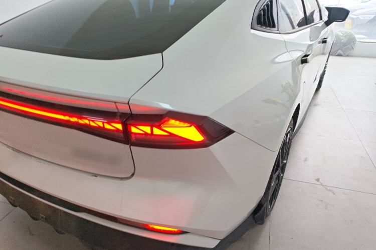 Used CHANGAN UNI-V 2024 1.5T Prestige Edition Right Rear Taillight