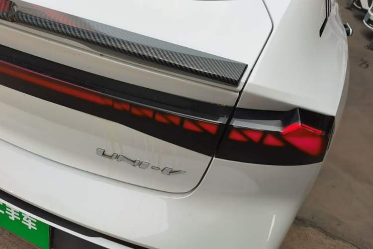 Used CHANGAN UNI-V 2024 1.5T Prestige Edition Right Rear Taillight