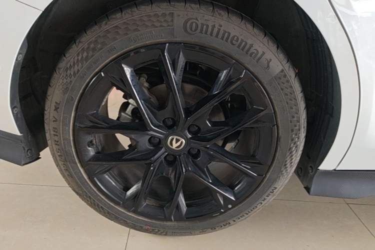 Used CHANGAN UNI-V 2024 1.5T Prestige Edition Right Rear Wheel Hub