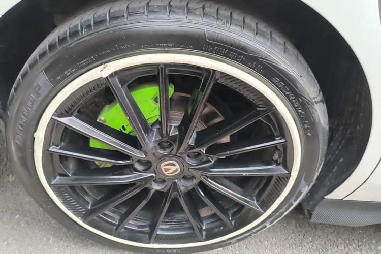 Used CHANGAN UNI-V 2024 1.5T Prestige Sport Edition Right Rear Wheel Hub