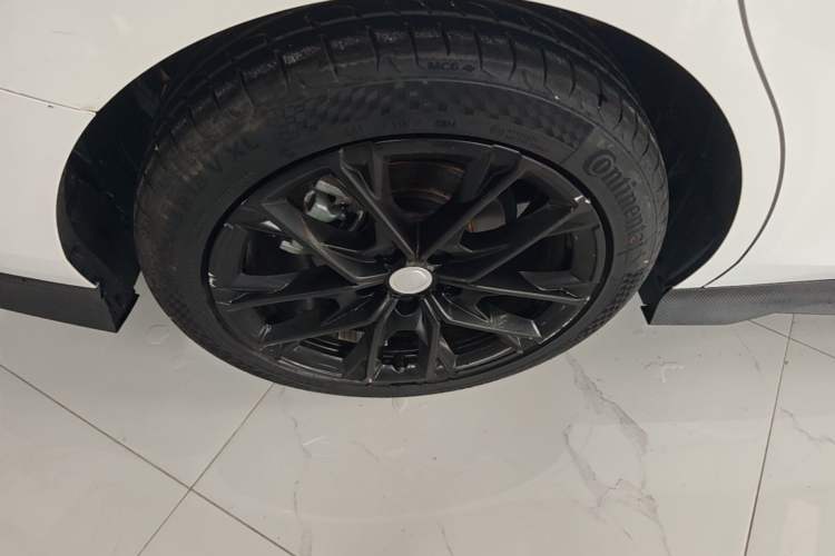 Used CHANGAN UNI-V 2024 1.5T Prestige Edition Right Rear Wheel Hub