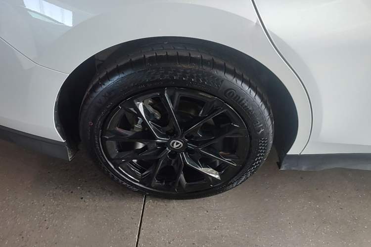 Used CHANGAN UNI-V 2024 1.5T Prestige Edition Right Rear Wheel Hub