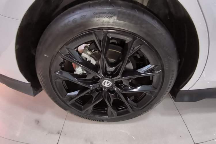 Used CHANGAN UNI-V 2024 1.5T Prestige Edition Right Rear Wheel Hub