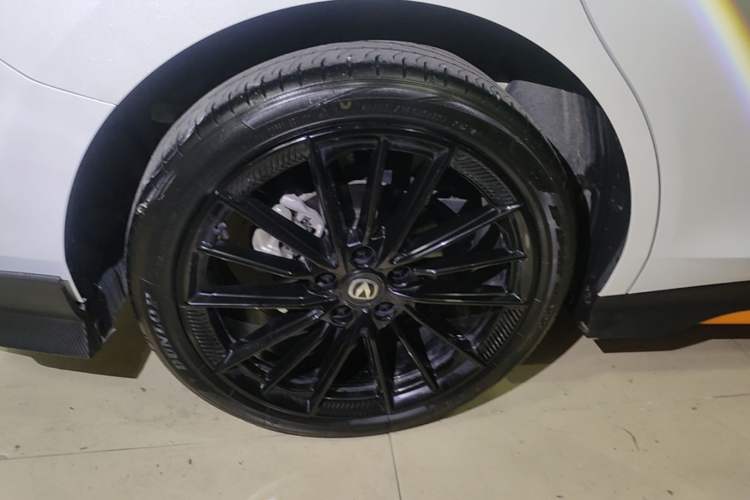 Used CHANGAN UNI-V 2024 1.5T Prestige Sport Edition Right Rear Wheel Hub