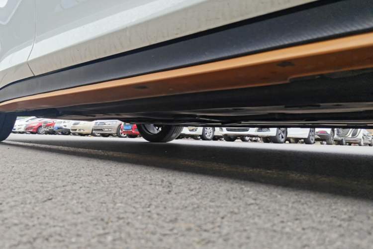 Used CHANGAN UNI-V 2024 1.5T Prestige Sport Edition Right Side Sill