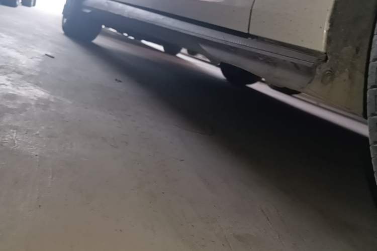 Used CHANGAN UNI-V 2024 1.5T High-Energy Version Right Side Sill
