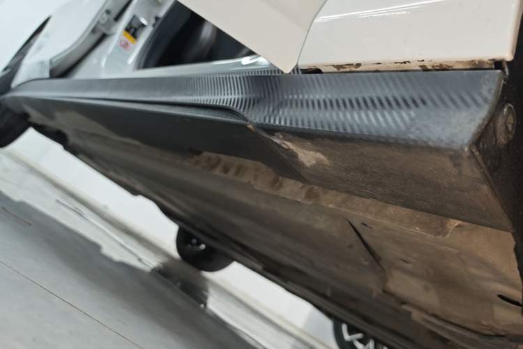 Used CHANGAN UNI-V 2024 1.5T Prestige Edition Right Side Sill